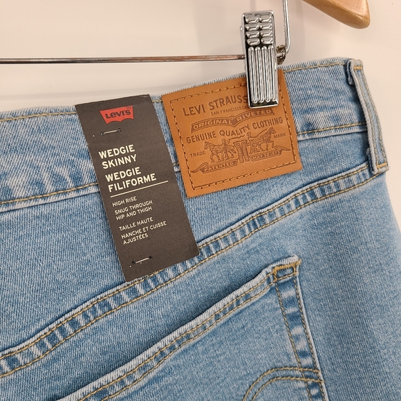 Levi's Wedgie Skinny Jeans - Picture 5 of 10